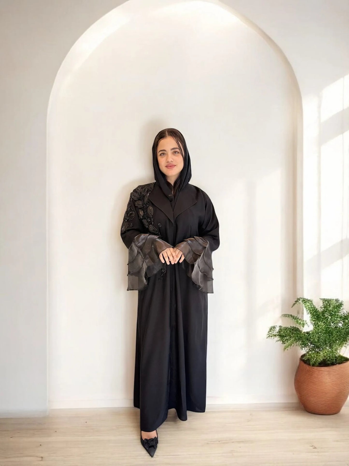 تصميم فخم وناعم مثالي للإطلالة اليومية | Elegant and modest black abaya for daily wear