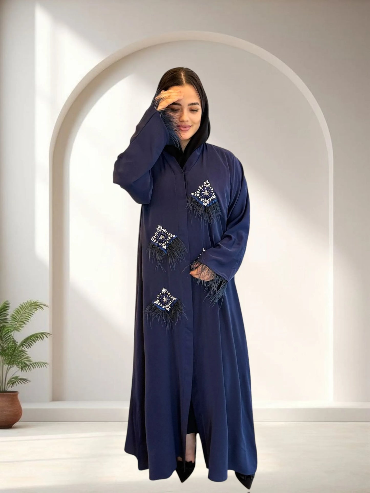 إطلالة أنيقة بعباية فخمة للمناسبات | Elegant look in a luxurious navy abaya for events