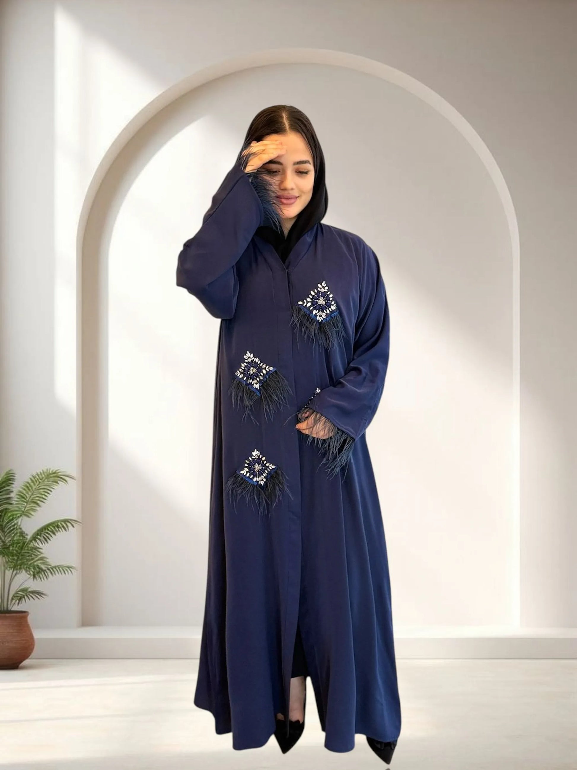 إطلالة أنيقة بعباية فخمة للمناسبات | Elegant look in a luxurious navy abaya for events