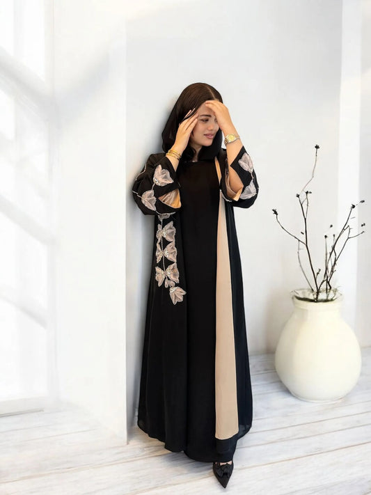 عباية سوداء من 3 قطع مزينة بتطريز فراشات يدوية | Black 3-piece abaya with hand-embroidered butterflies