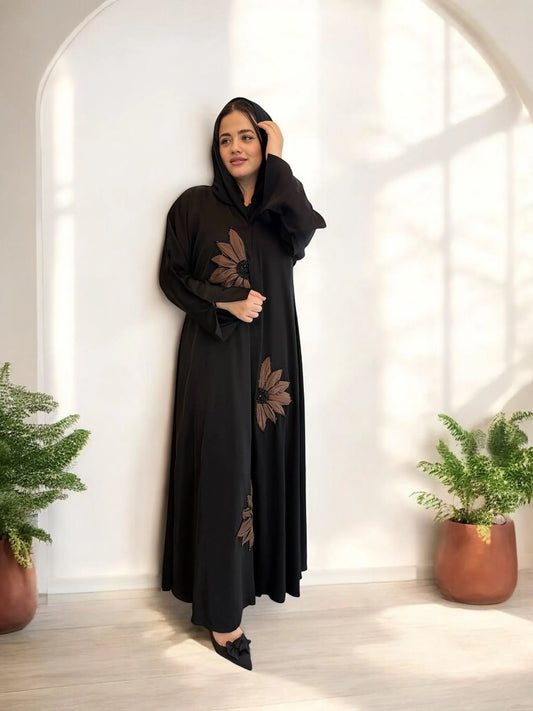 عباية سوداء مطرزة بالورود البنيه – Elegant black abaya with brown floral embroidery
