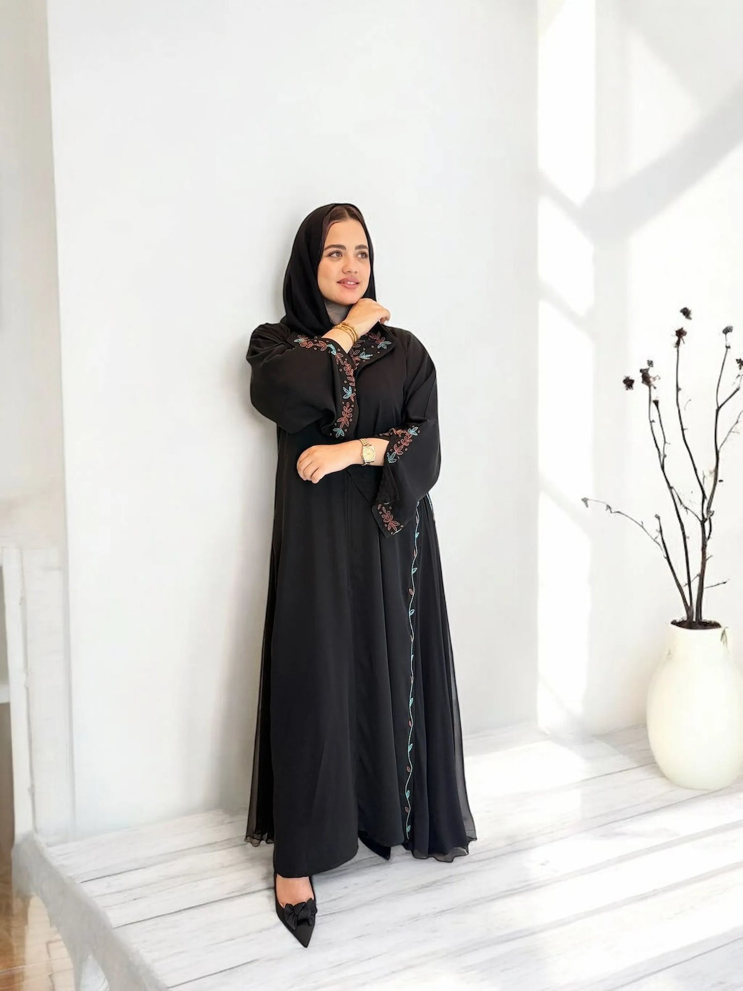 قماش ندا خفيف بلمسة فنية ناعمة | Lightweight nida fabric with soft artistic touches