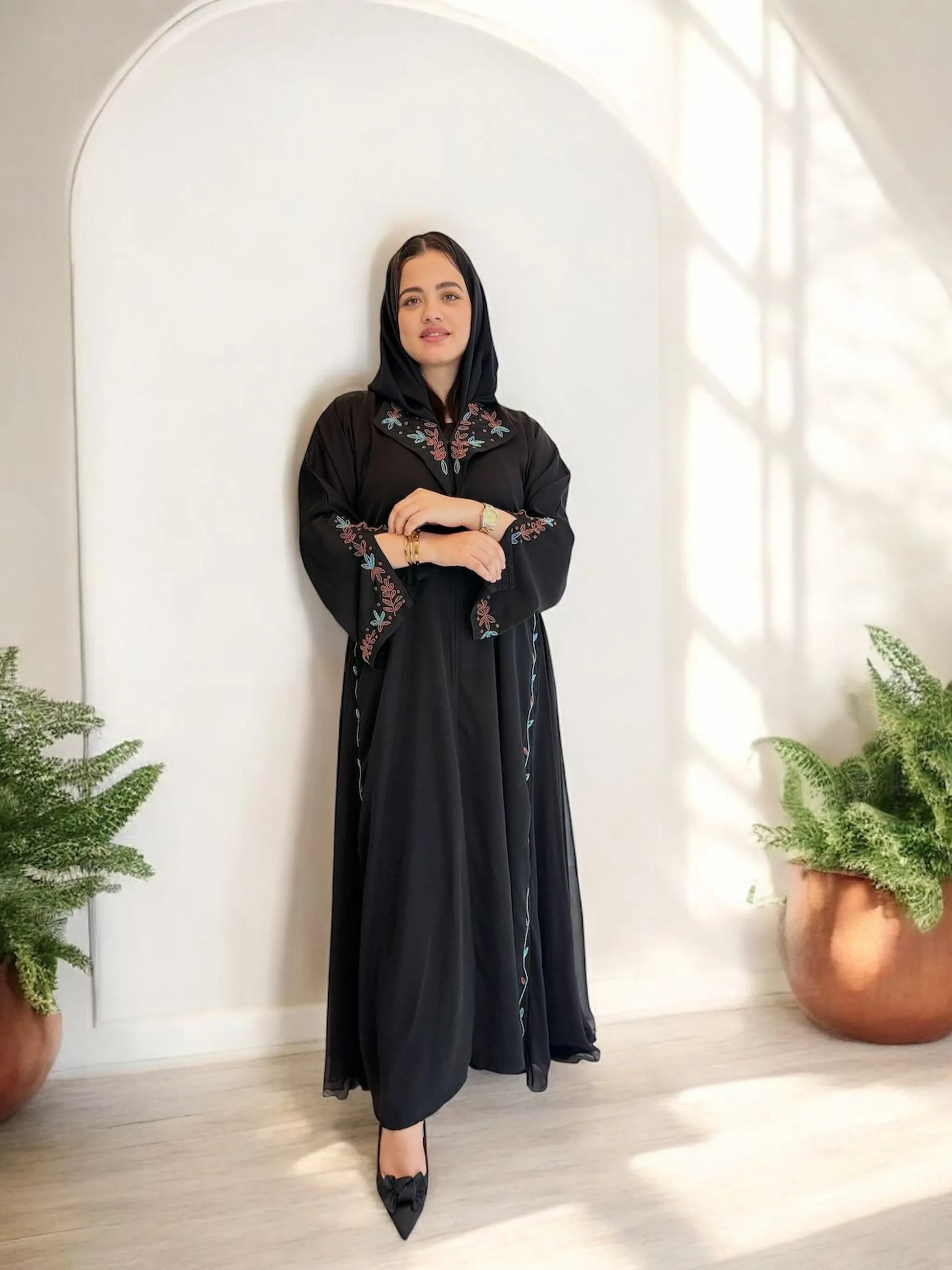 عباية كلاسيكية مناسبة للإطلالات الراقية | Classic modest abaya for refined looks