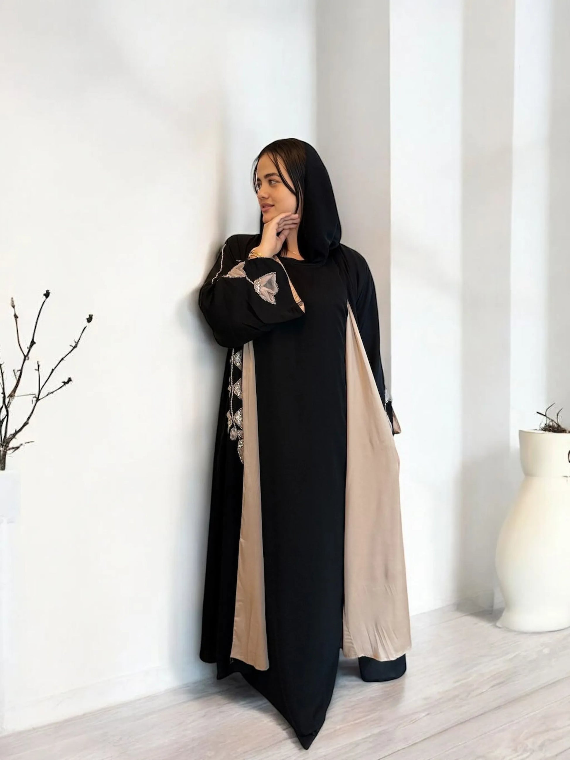 تطريز أورجانزا يدوي على الظهر والأكمام | Handmade organza butterfly embroidery on back and sleeves